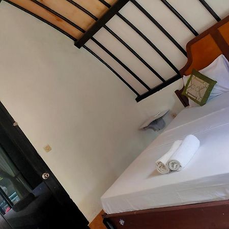 Meno Lodge Gili Meno Exterior photo
